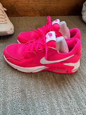 Nike Air MAX  Hot Pink size 6.5 Sneakers Shoes
